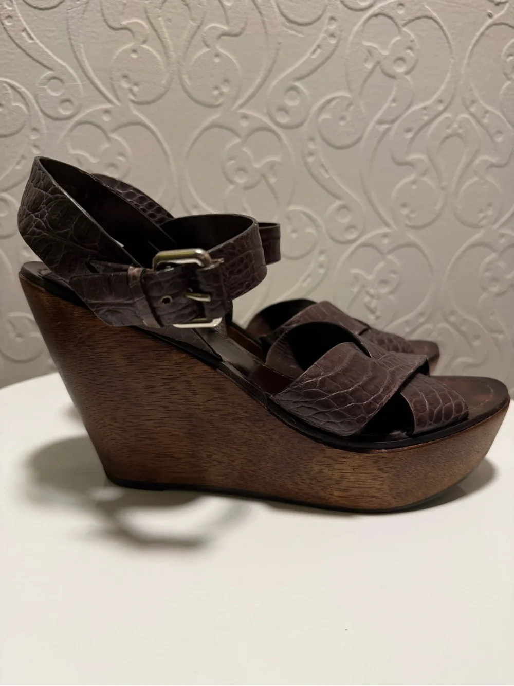Theory Brown Croc-Embossed Leather Wedge Sandals